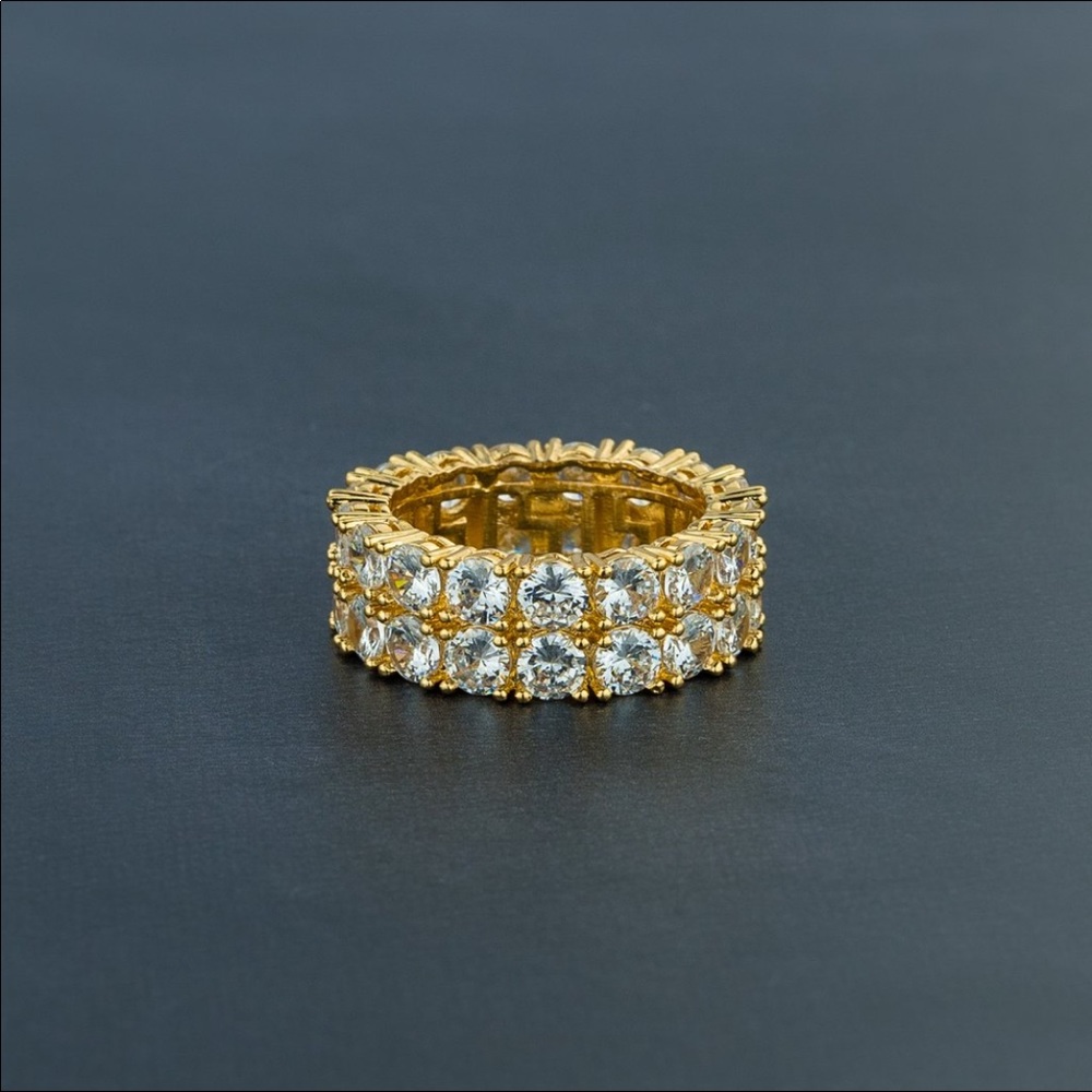 VVS diamond gold ring. Double band. Gorgeous